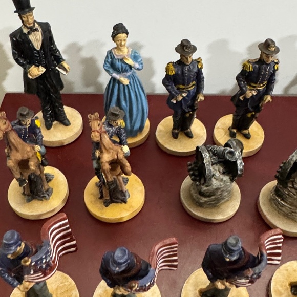 Vintage American Civil War Chess Figurine Set. Hand painted Complete set of 32 - Picture 8 of 9